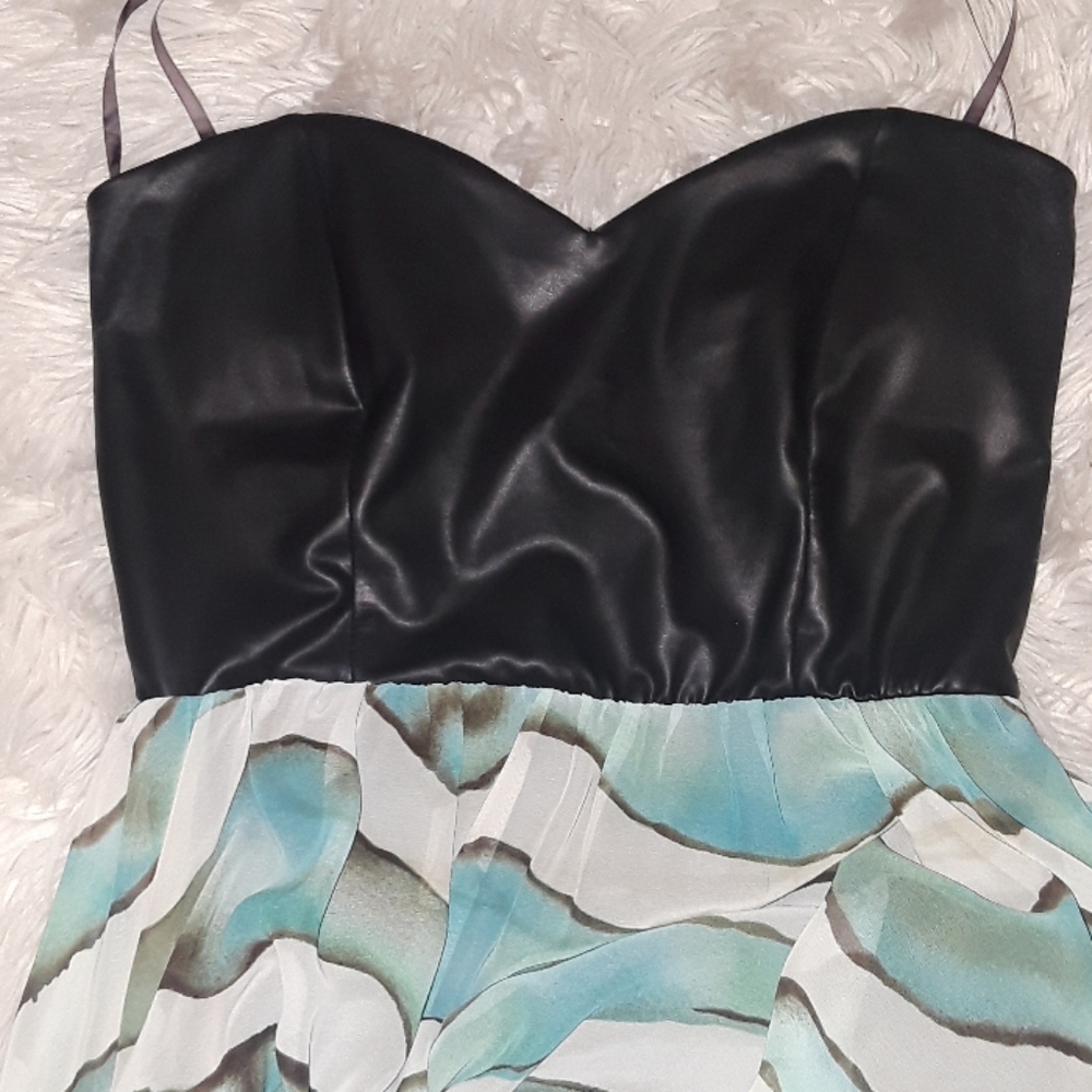 Dress - Picture 4 of 4